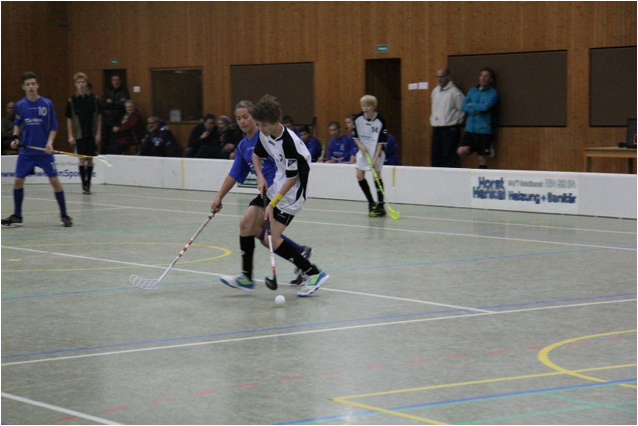 Floorball Zweikampf